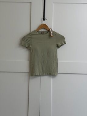 NWT Skims Soft Smoothing Seamless T-Shirt w/ Molded Cups XS